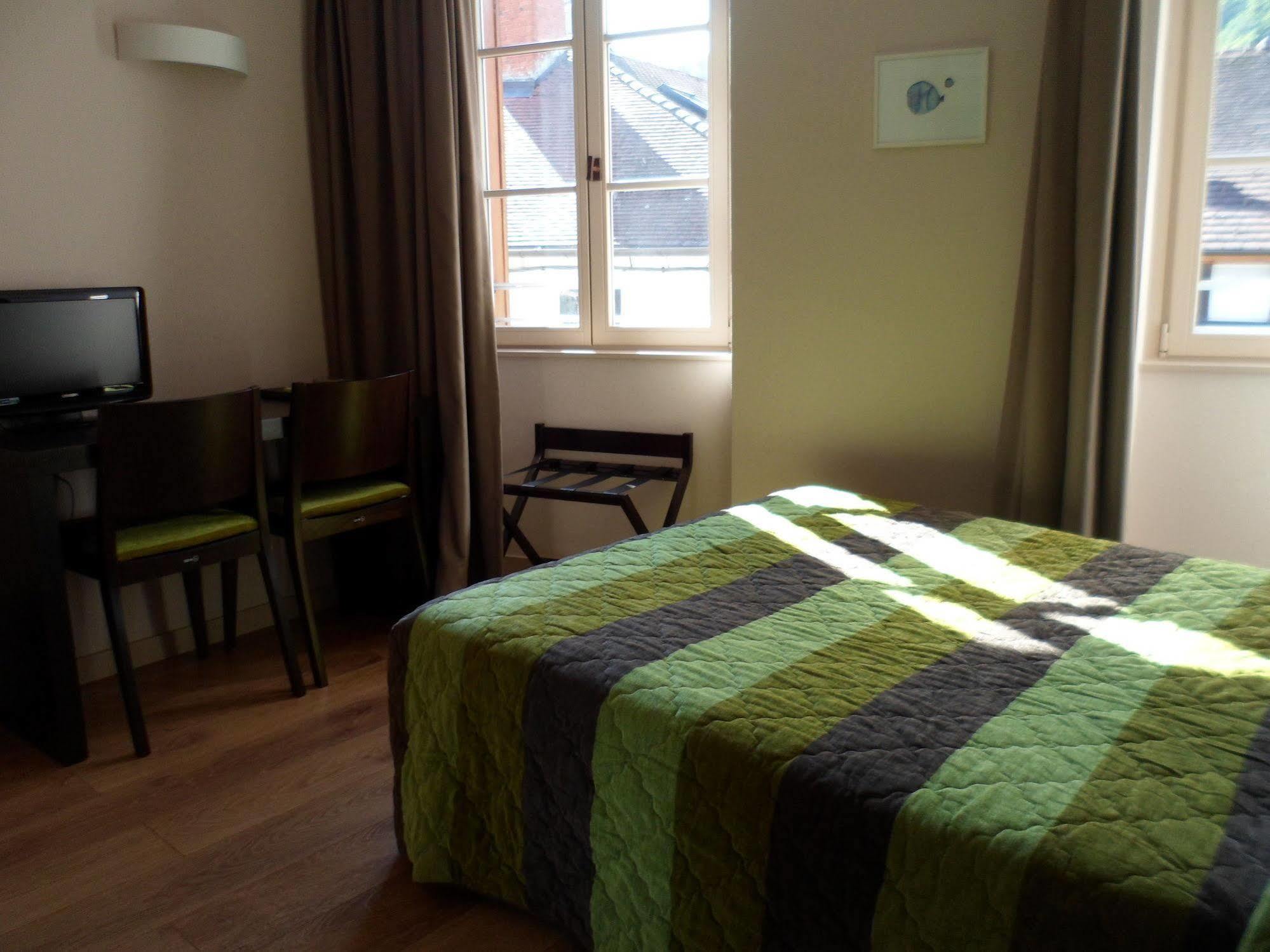 Logis Hotel Des Deux Forts Salins-les-Bains Buitenkant foto